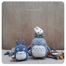 Load image into Gallery viewer, Crochet version: Totoro
